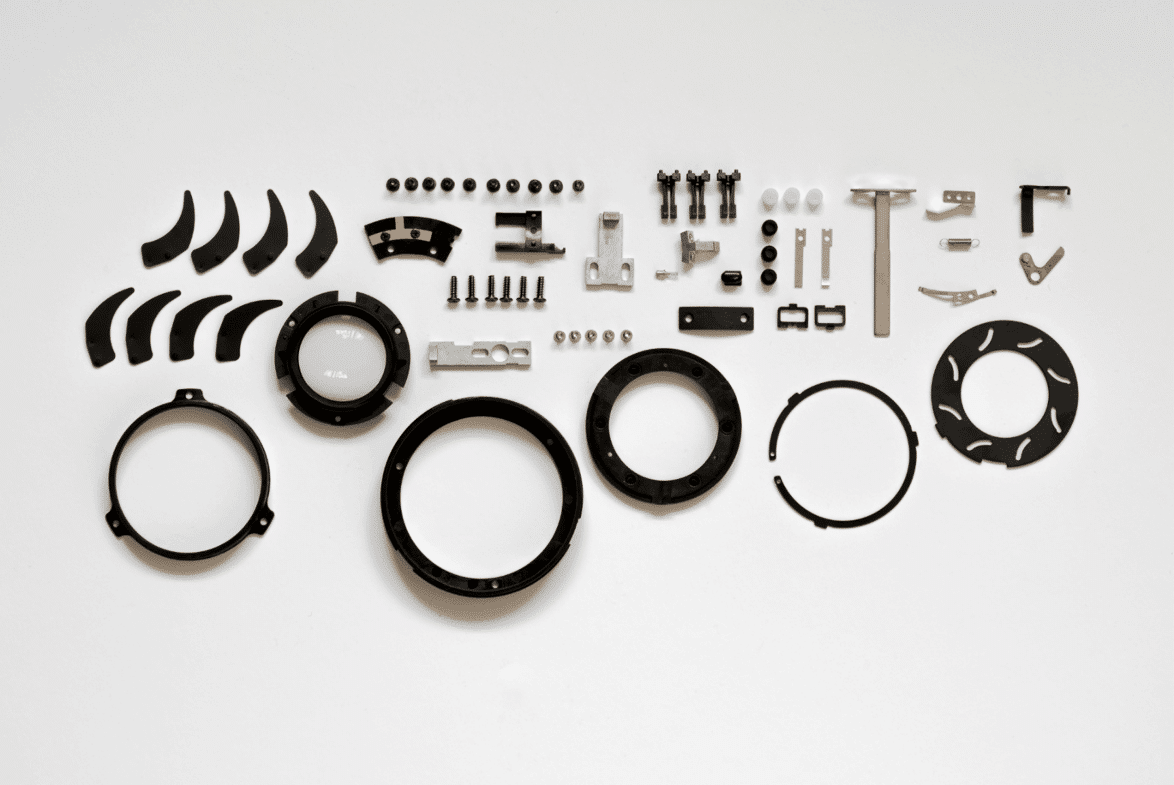 Redesign of plastic components for their manufacture and industrialization Despiece de los componentes de plástico y caucho de un conjunto, analizados en su rediseño para fabricación e industrialización