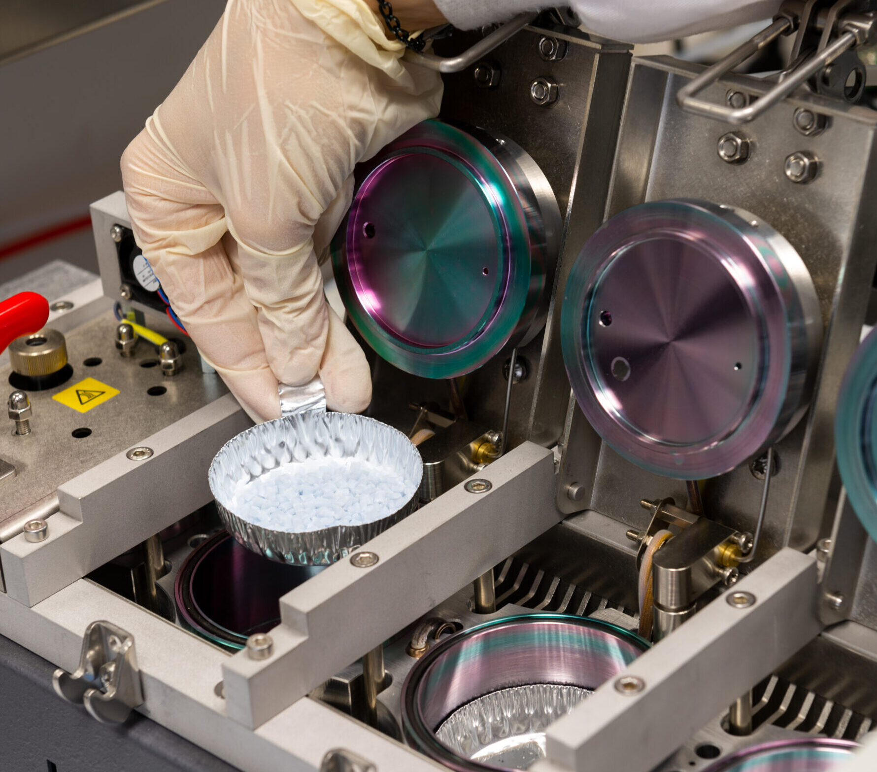 chemical analysis of paints