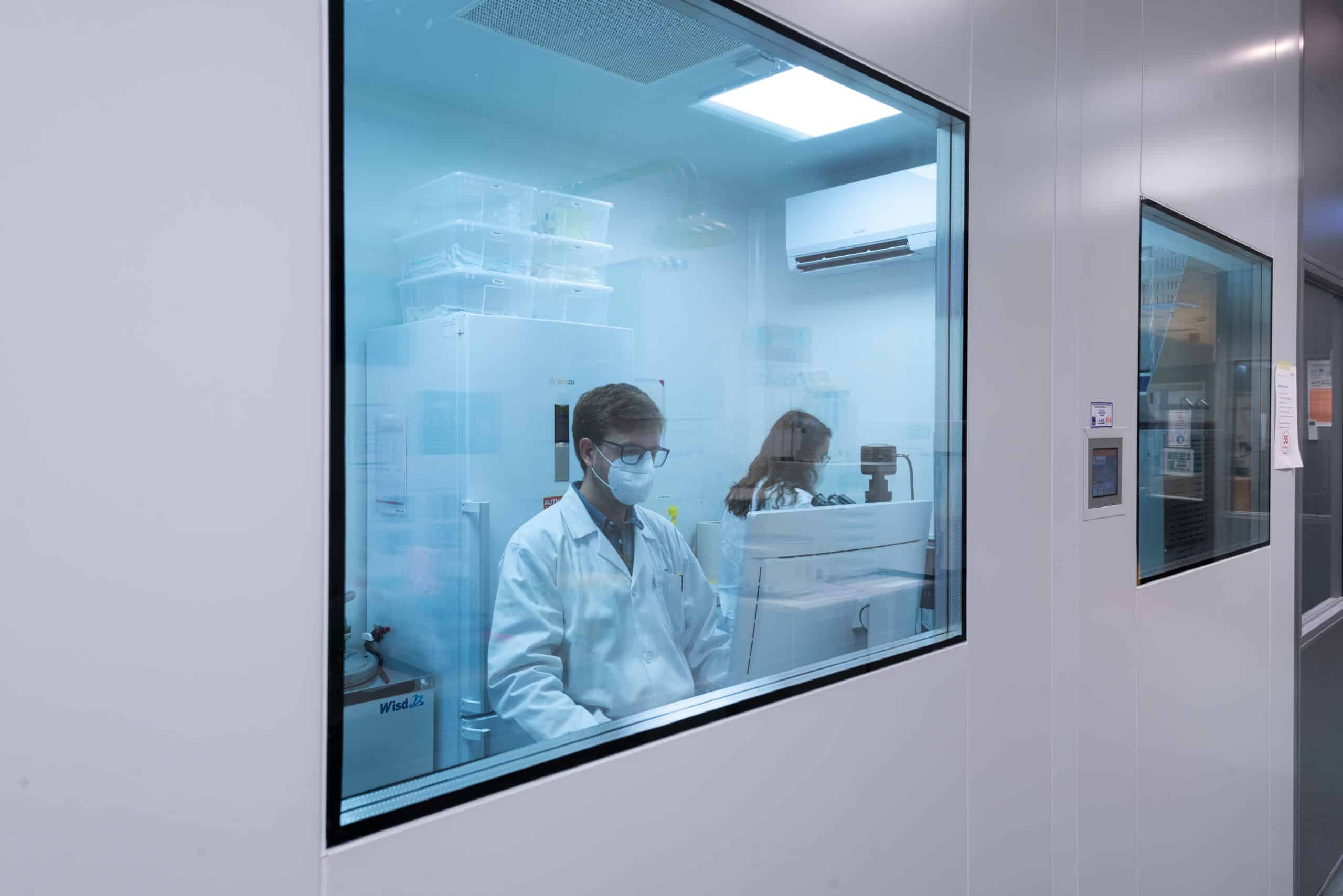 Microbiology Room-Sala de Microbiología