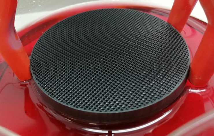 Filtro con catalizador tipo honeycomb utilizado en ensayos de tratamiento catalítico de gases para eliminación de olores industriales