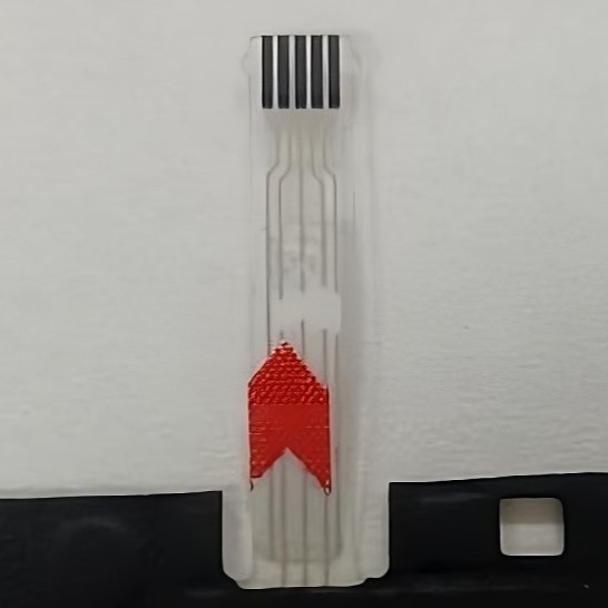 Flexible circuit with silver conductive tracks used in the analysis of failures in flexible circuits and diagnosis of electronic components