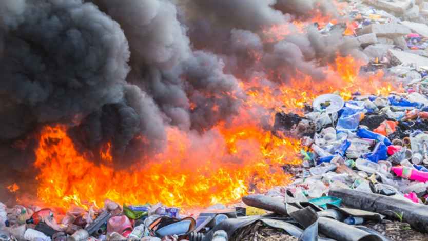 Smoke and gases generated by the thermal degradation of plastic waste