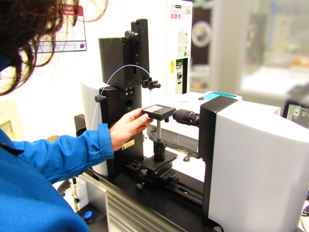 Goniometer or tensiometer Goniometer or tensiometer