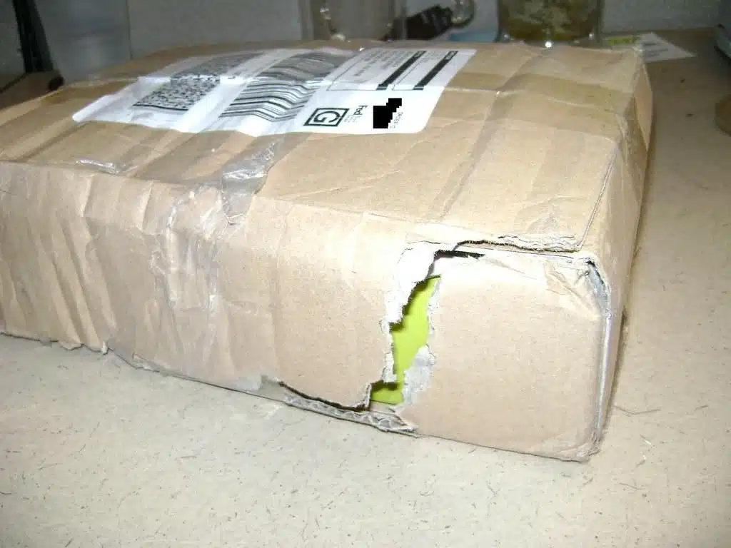 Failure analysis, packaging design and validation Cardboard box broken during transport, the starting point of the packaging failure analysis
