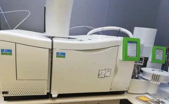 Chemical analysis of metallic components and evaluation of their toxicity Gas chromatograph in a chemical analysis laboratory
