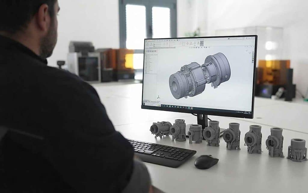 Diseño y prototipado de un acople para validar y mejorar la experiencia del usuario final Diseño CAD 3D del acople para el dispositivo