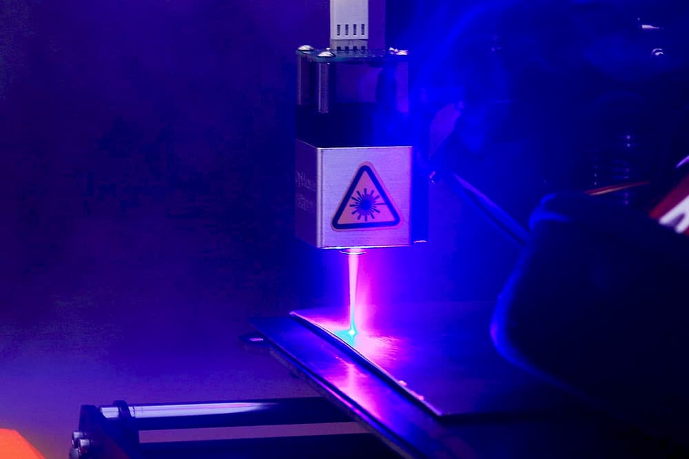 Assessment of the risk of ignition by laser marking in the presence of flammable gases