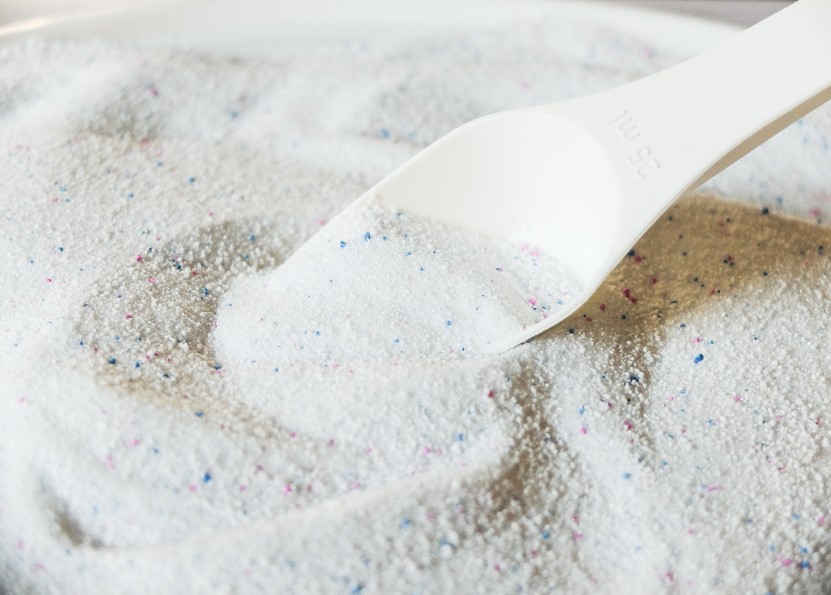 Análisis de detergentes de distintos proveedores para asegurar su calidad y eficacia en condiciones reales de uso