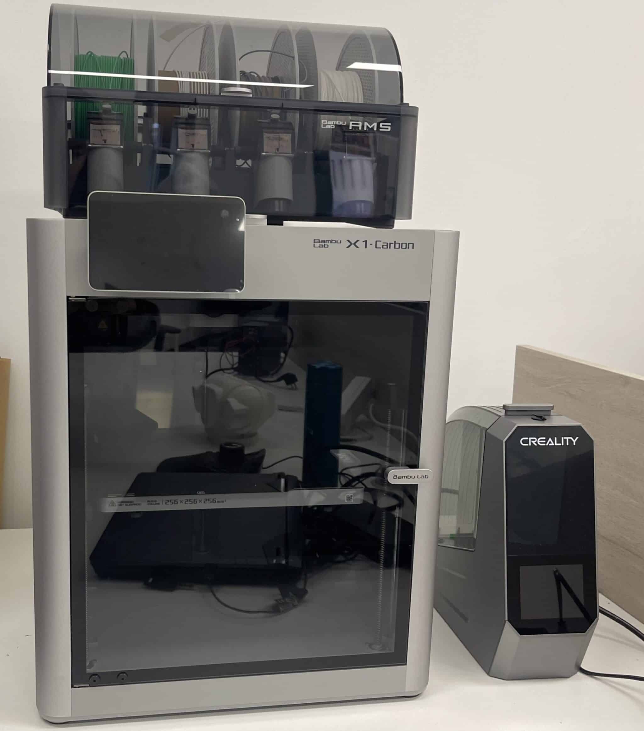 Multi-material wire 3D printer Impresora de hilo multimaterial