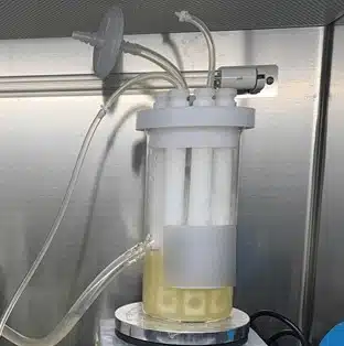Glass reactor with tubing for accelerated biofilm growth in the laboratory
