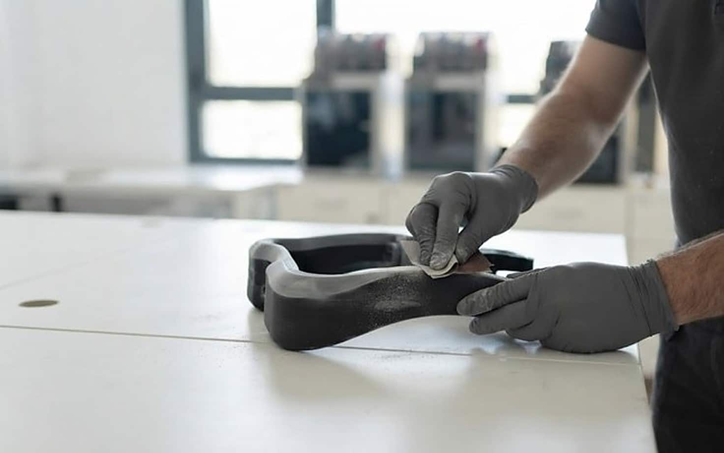 Redesign of a functional and aesthetic prototype to show to potential investors or clients Finishing a redesigned functional prototype to improve its aesthetics